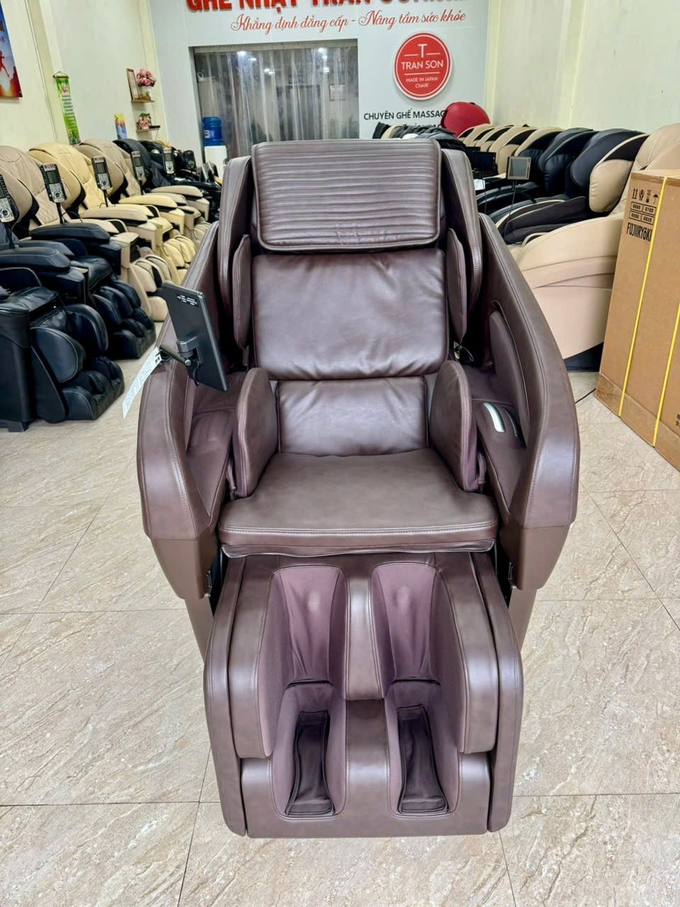 Ghế massage VIP cảm biến AI Panasonic EP-MA132 (Bản đặc biệt siêu lướt)